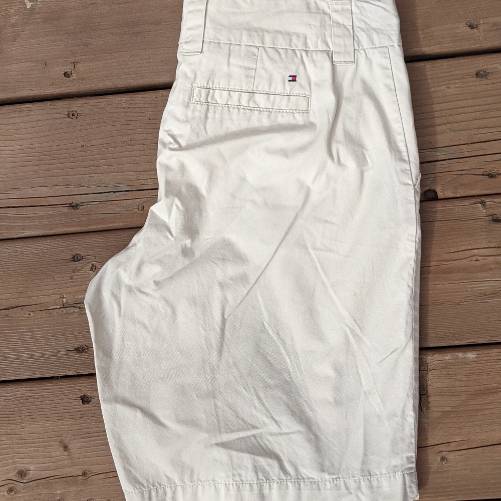 🤩Tommy Hilfiger Khaki Cotton Shorts - Picture 3 of 4